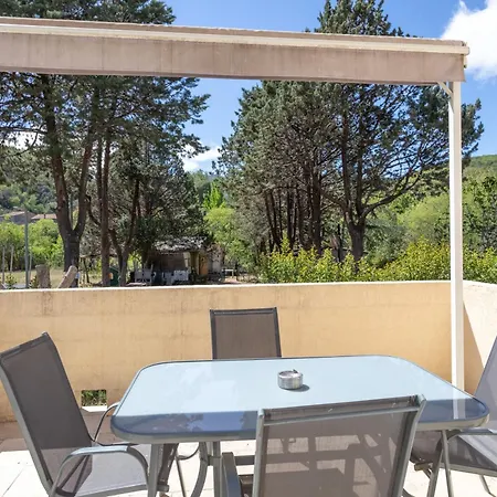 6 Entre 4 Et 6 Personnes Holiday home Reynes